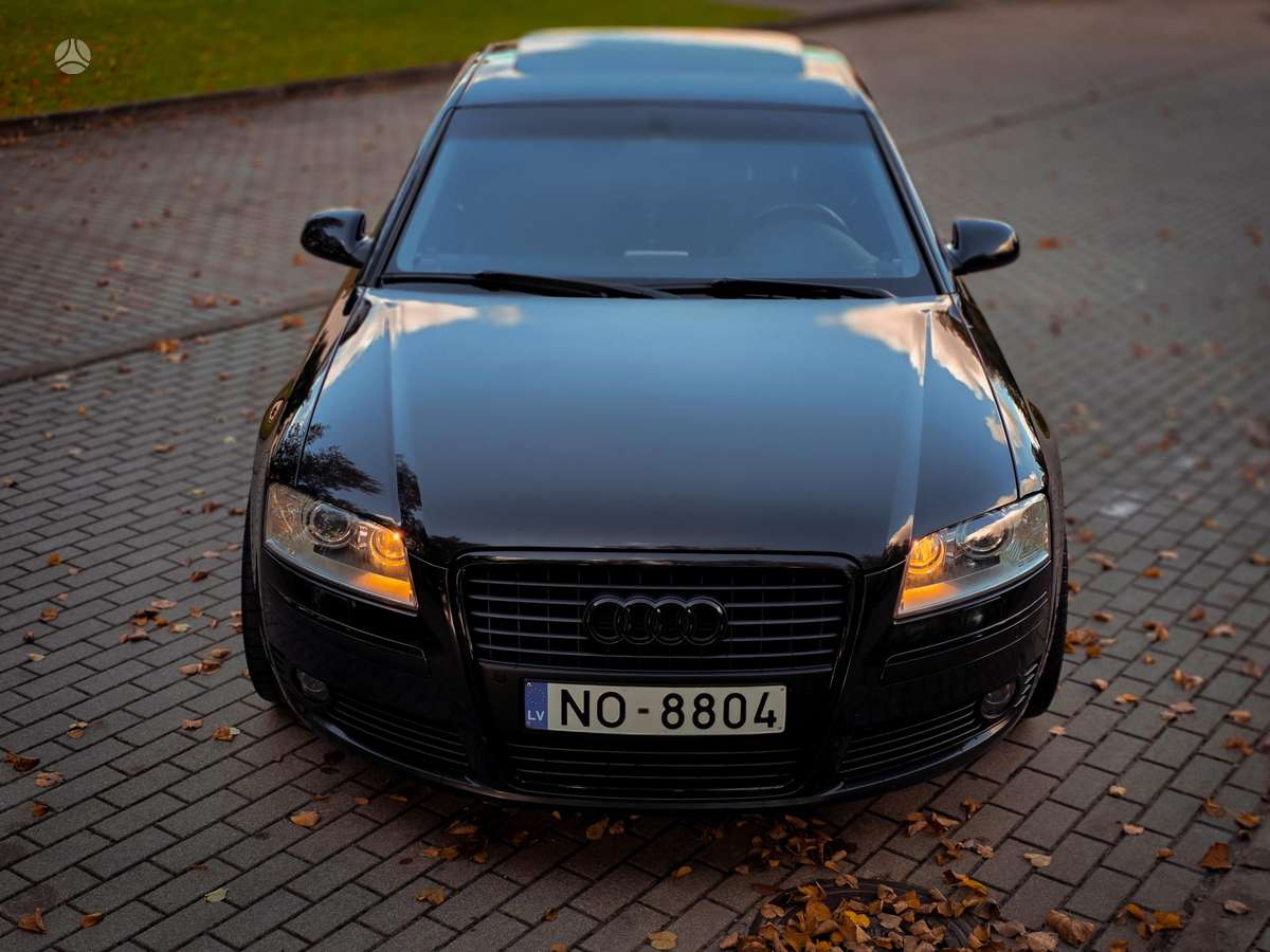 Audi A8, 4.2 l., sedanas