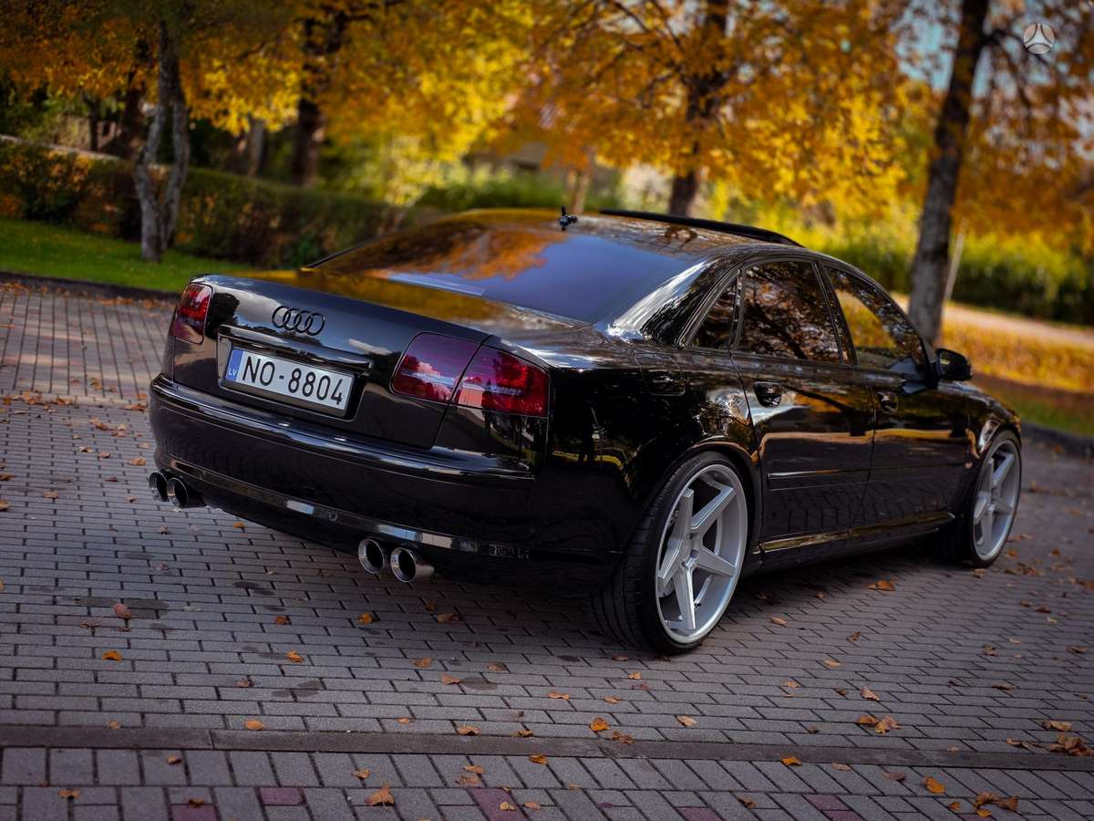 Audi A8, 4.2 l., sedanas