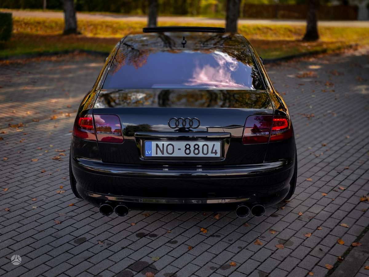 Audi A8, 4.2 l., sedanas