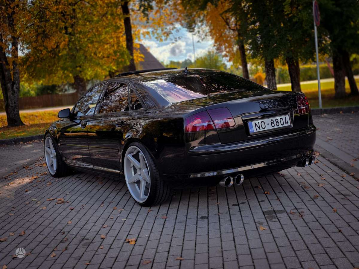 Audi A8, 4.2 l., Седан