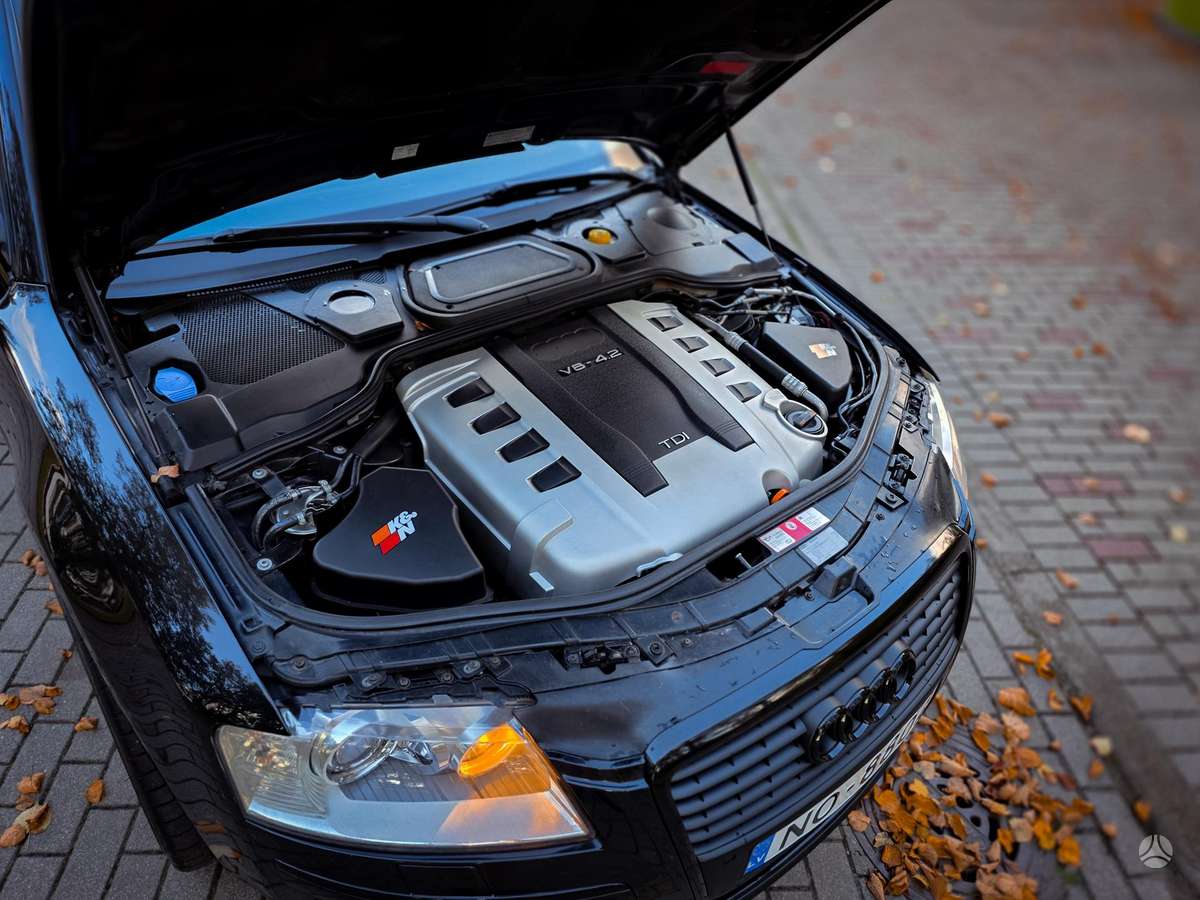 Audi A8, 4.2 l., sedanas