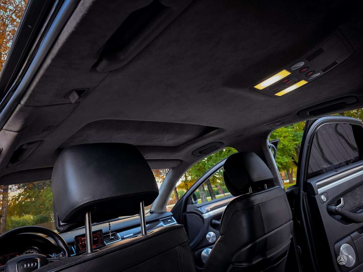 Audi A8, 4.2 l., Седан