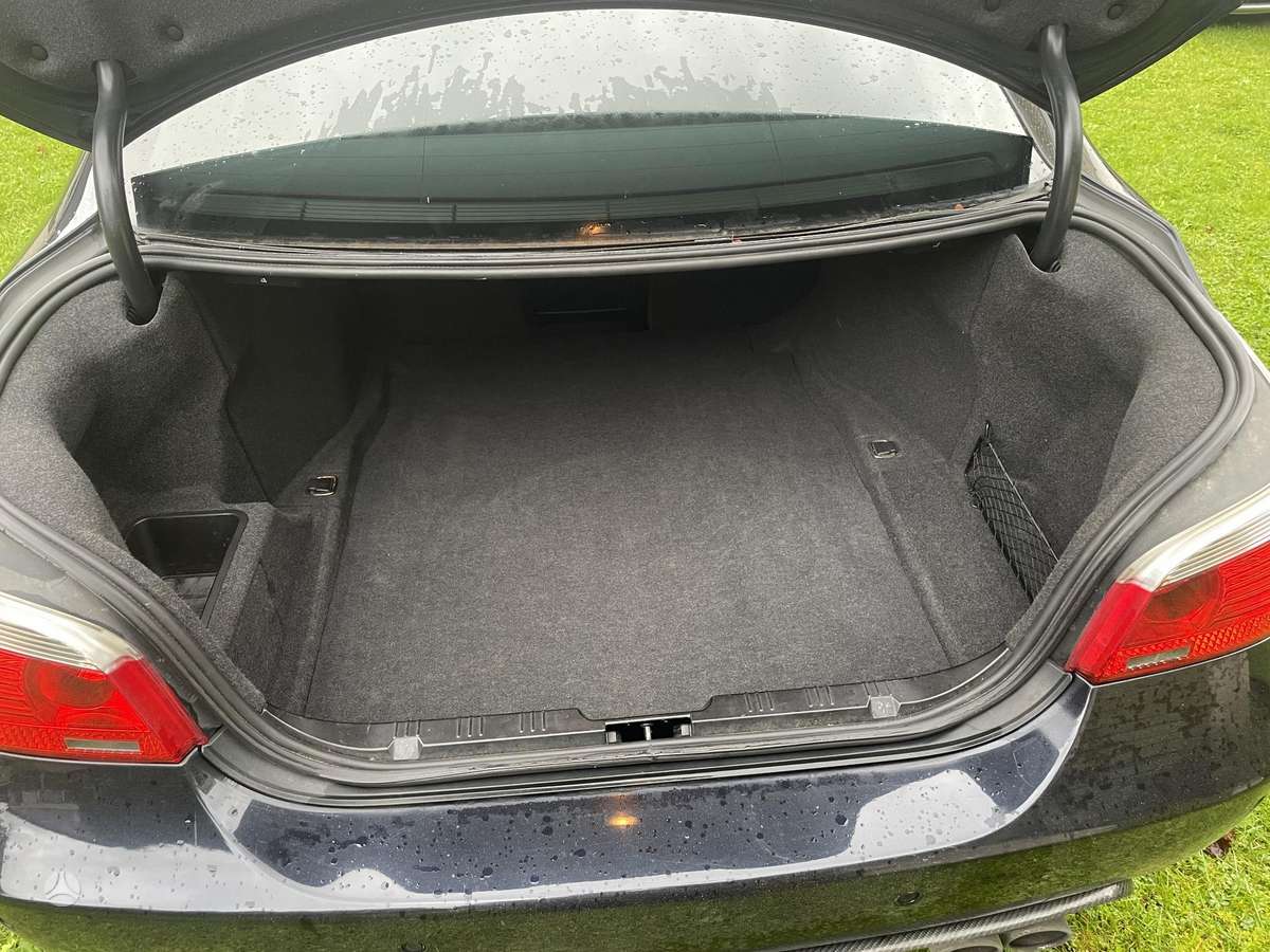 BMW 550, 4.8 l., Седан