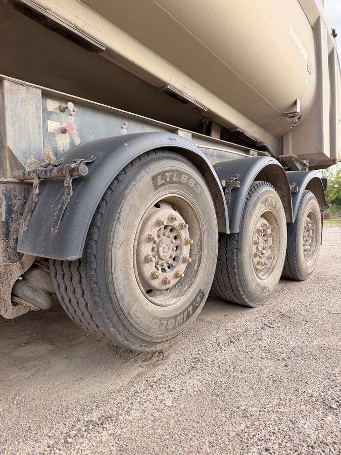 Iveco Stralis AS 440S42T, double sleeper