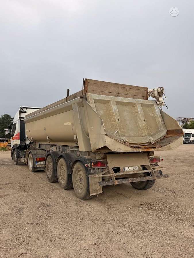 Iveco Stralis AS 440S42T, double sleeper