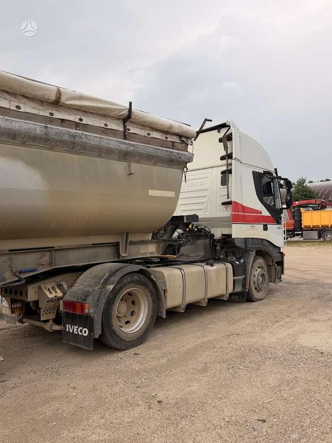 Iveco Stralis AS 440S42T, double sleeper