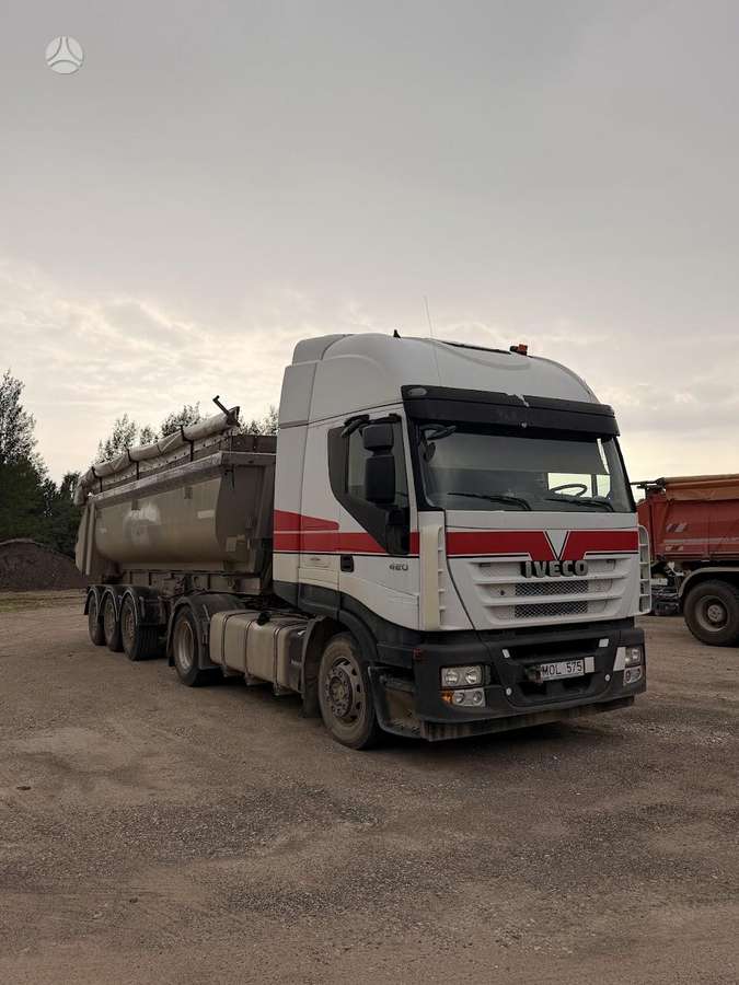 Iveco Stralis AS 440S42T, double sleeper