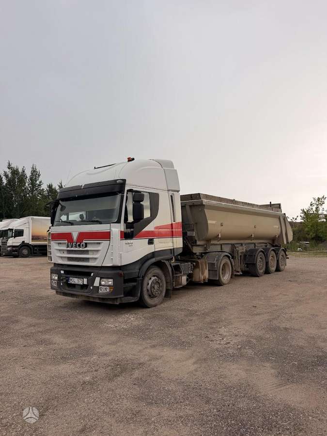 Iveco Stralis AS 440S42T, double sleeper