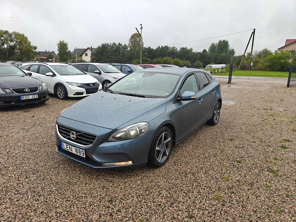 Volvo V40, 1.6 l., hatchback