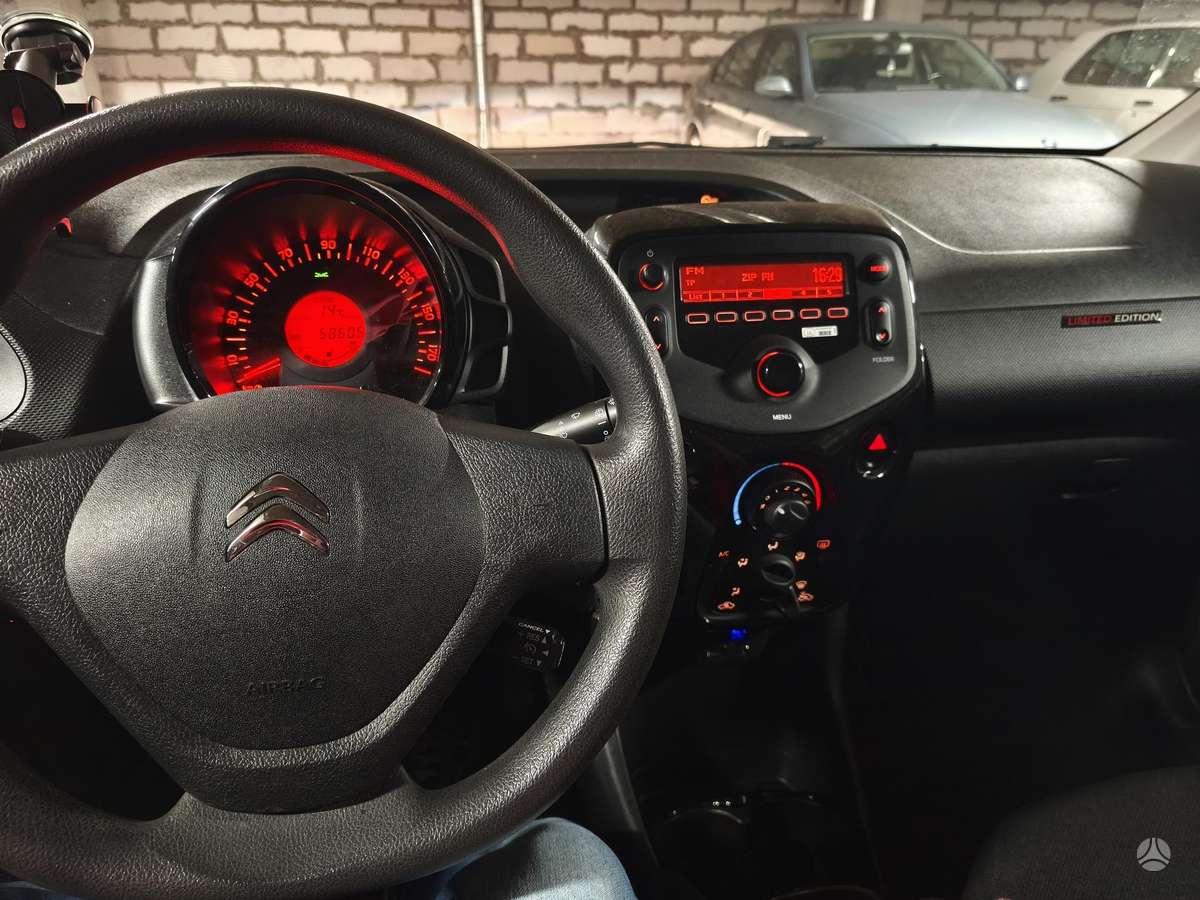 Citroen C1, 1.0 l., Хэтчбек