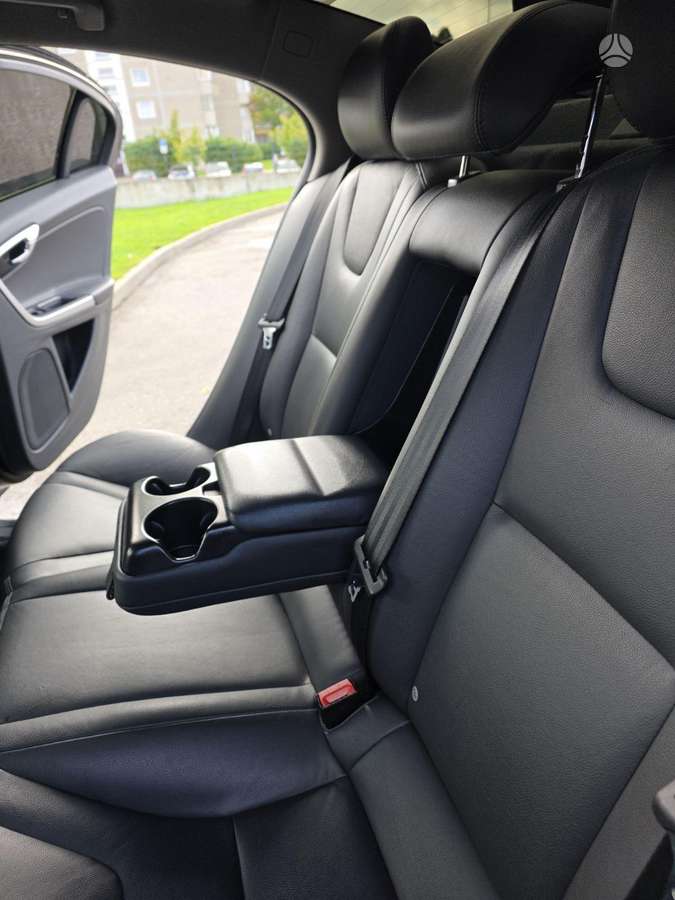 Volvo S60, 2.0 l., Седан