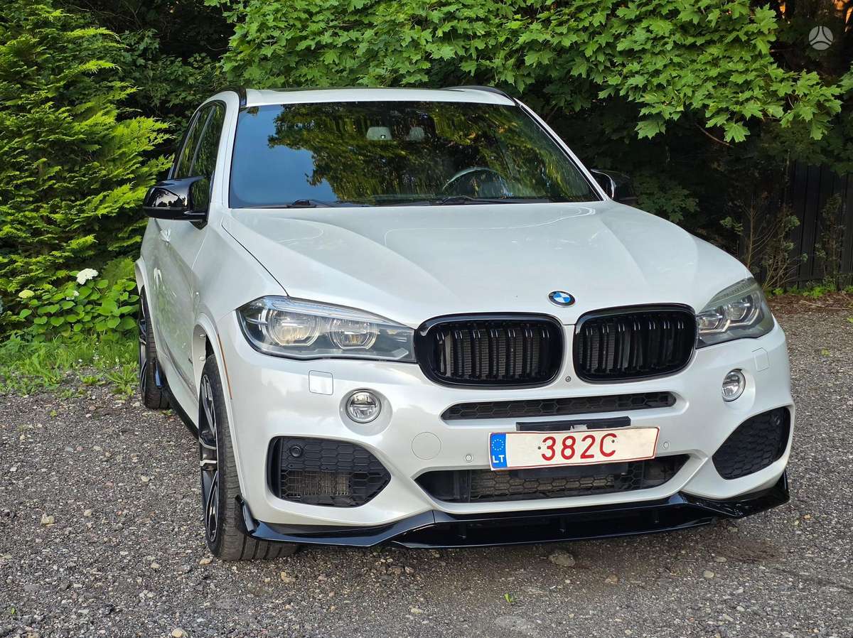 BMW X5, 4.4 l., off-road / crossover