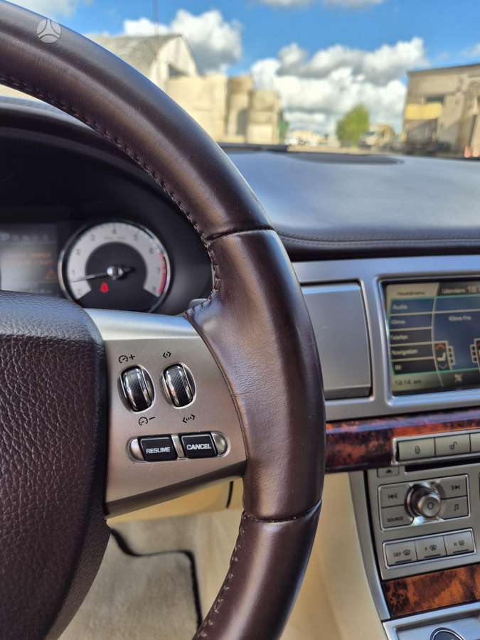 Jaguar XF, 4.2 l., Седан
