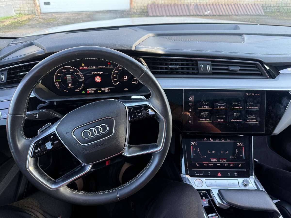 Audi e-tron, 95 кВт·ч, Внедорожник / Кроссовер