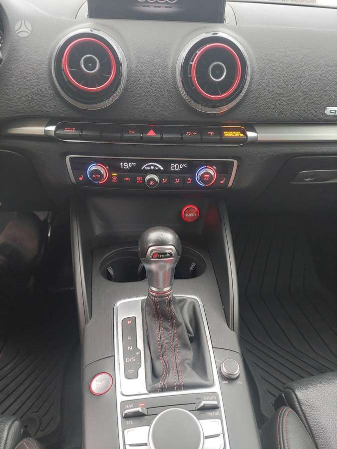 Audi S3, 2.0 l., Седан