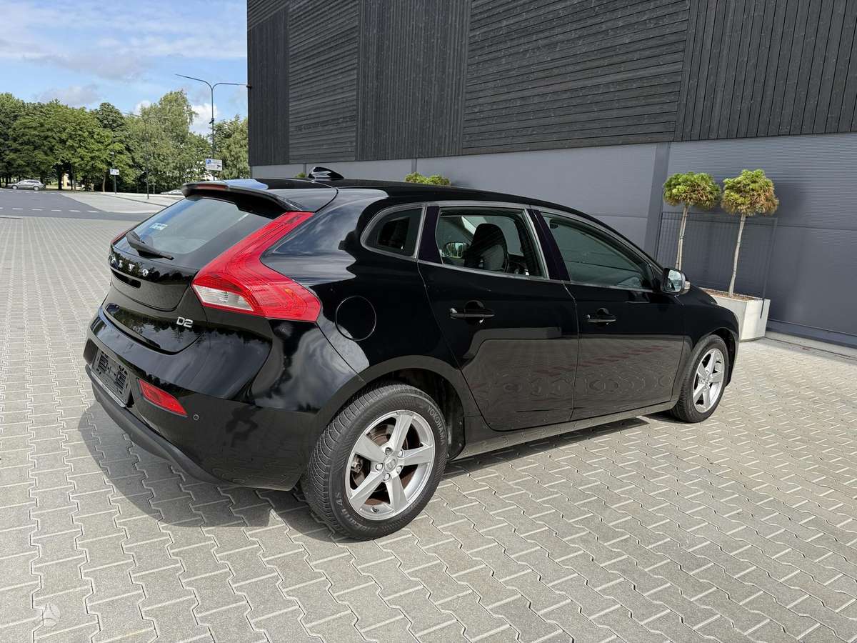 Volvo V40, 2.0 l., hatchback