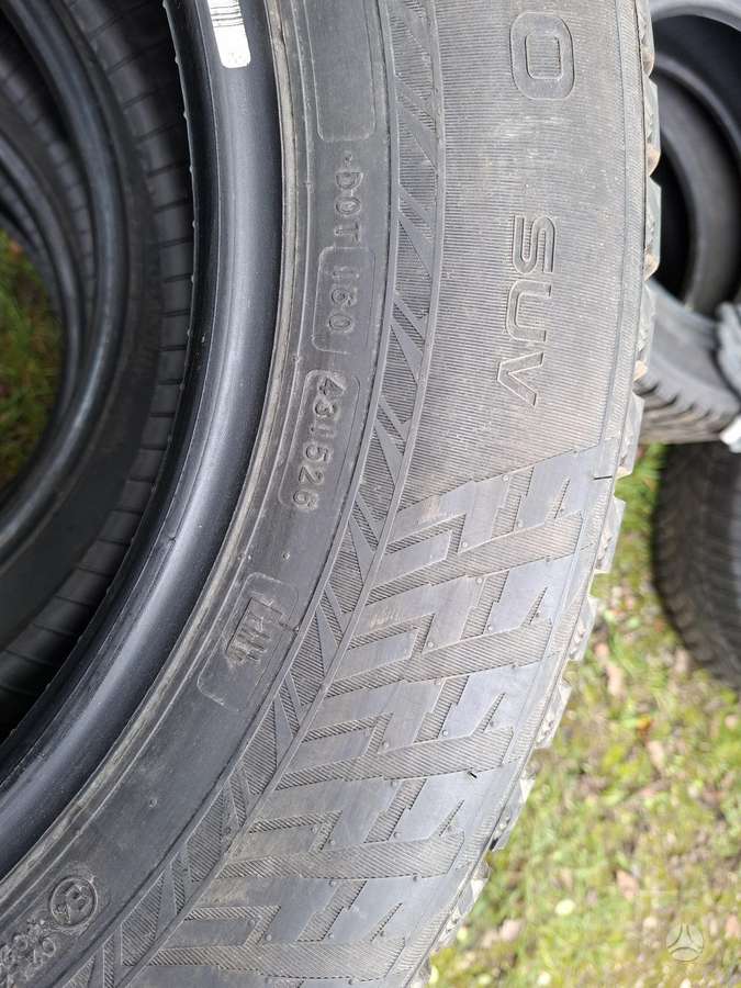 Nokian, žieminės 235/65 R17