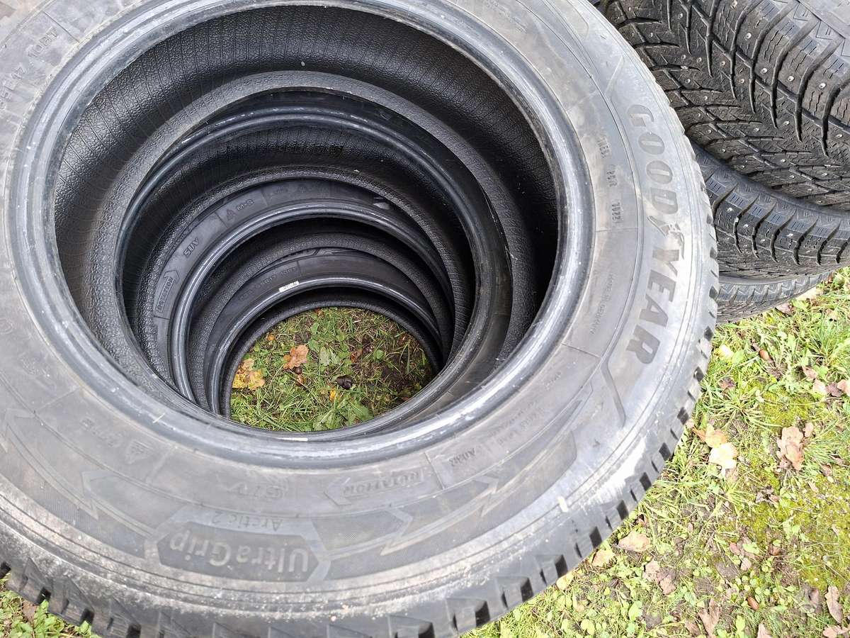 Goodyear, žieminės 235/65 R17