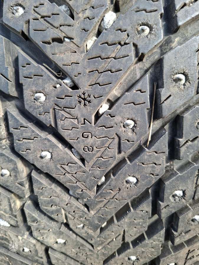 Nokian, winter 215/65 R17