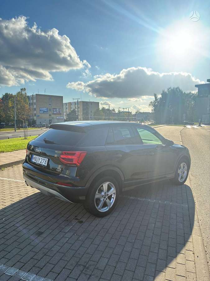 Audi Q2, 2.0 l., off-road / crossover