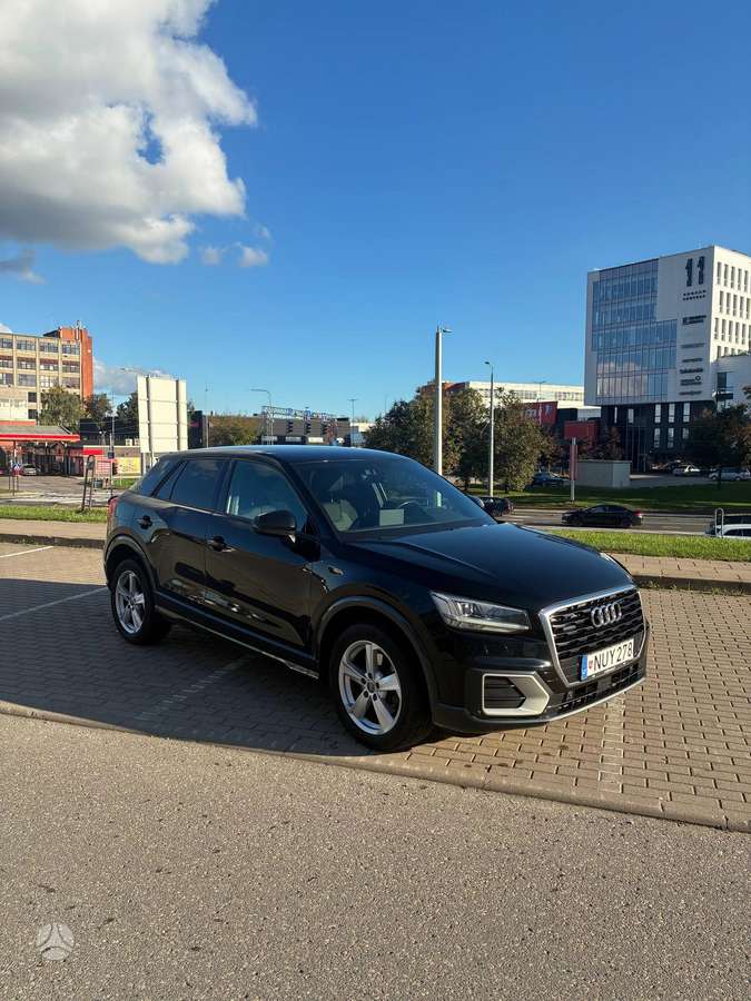 Audi Q2, 2.0 l., off-road / crossover
