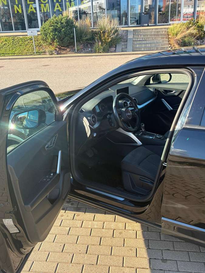 Audi Q2, 2.0 l., off-road / crossover