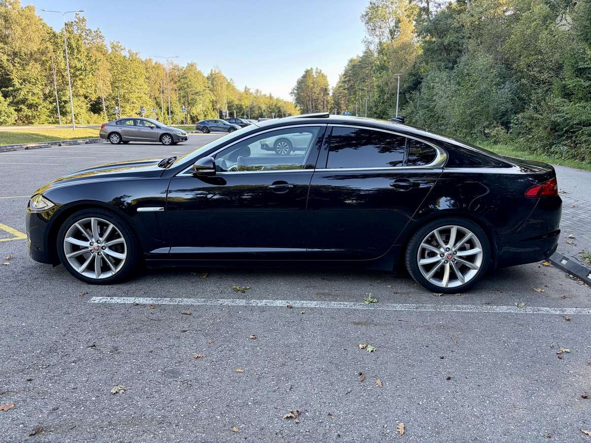Jaguar XF, 3.0 l., Седан