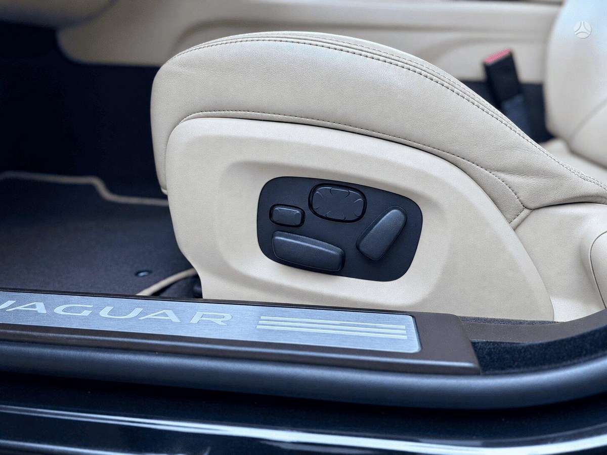 Jaguar XF, 3.0 l., Седан