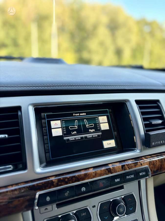 Jaguar XF, 3.0 l., Седан