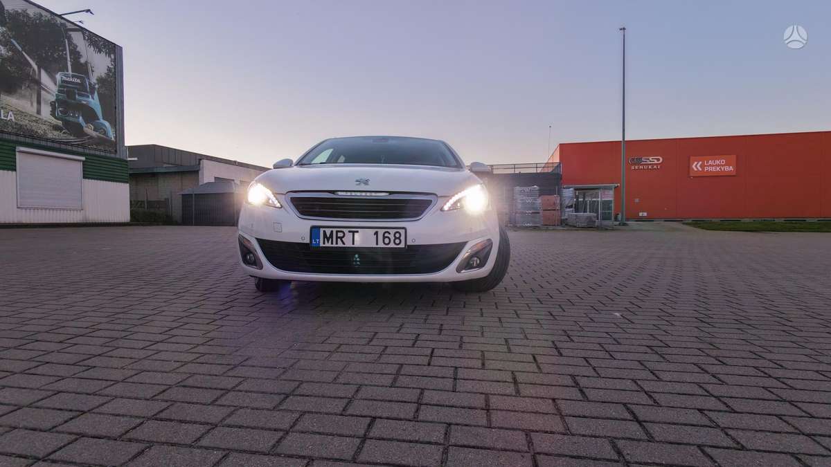 Peugeot 308 2015 — двигун 1560 cm³, 116 HP (85kW)