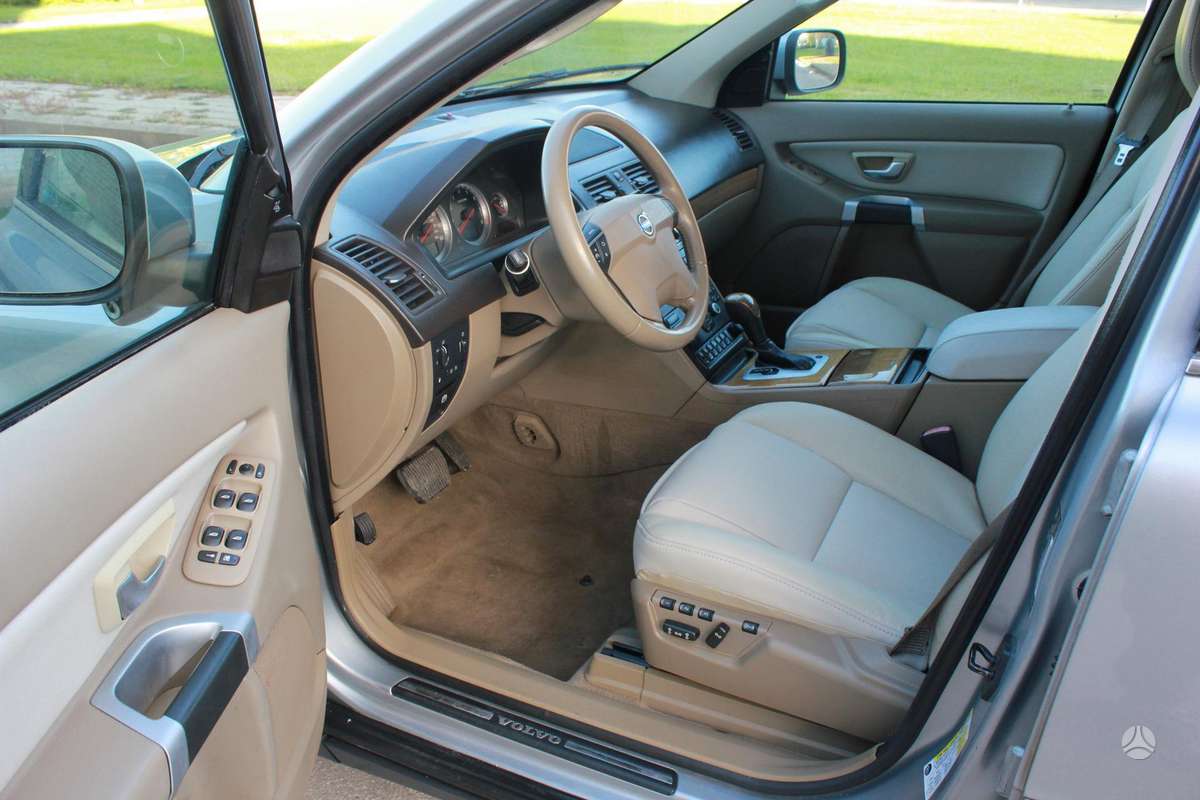 Volvo XC90, 3.2 l., off-road / crossover