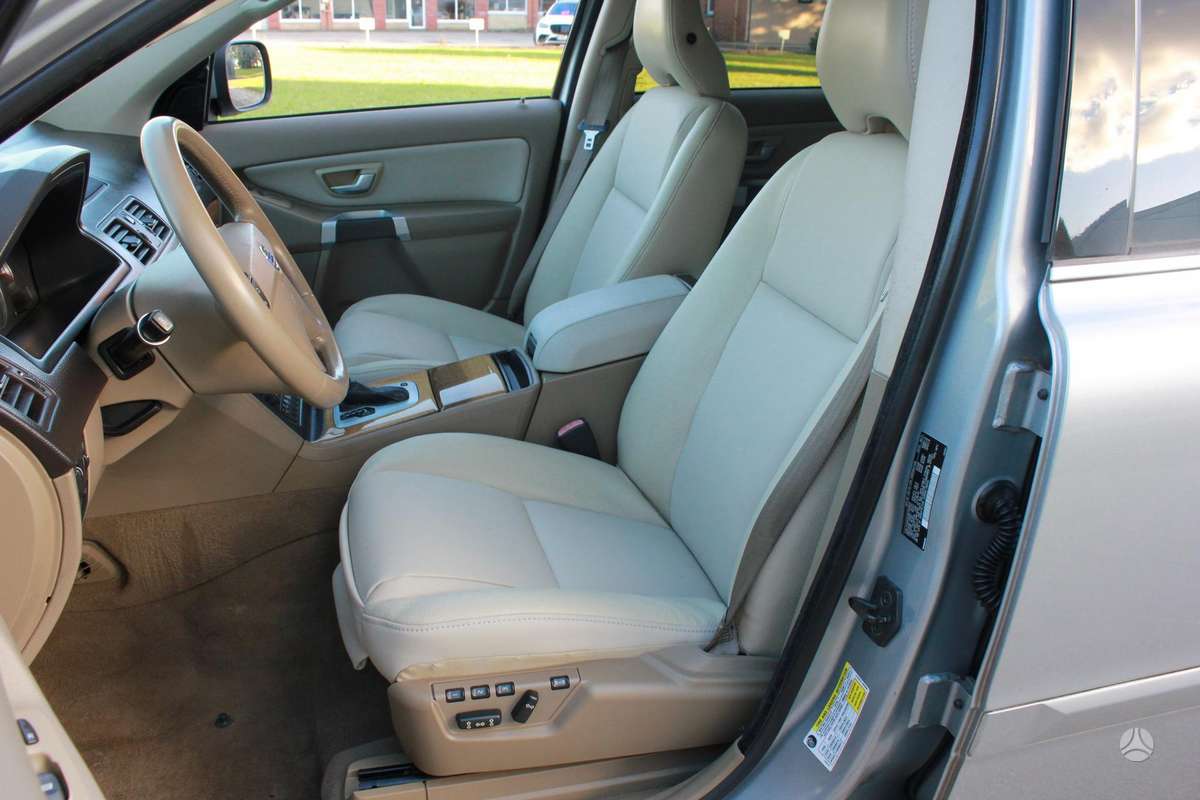 Volvo XC90, 3.2 l., off-road / crossover