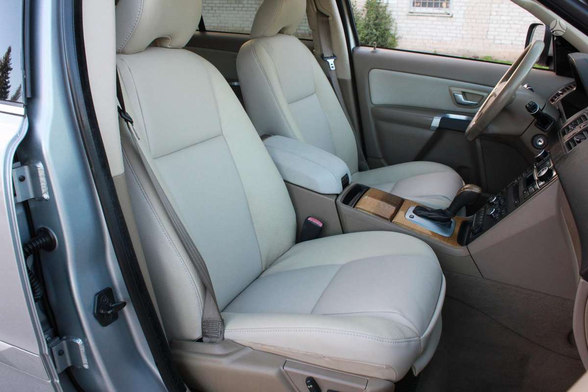 Volvo XC90, 3.2 l., off-road / crossover