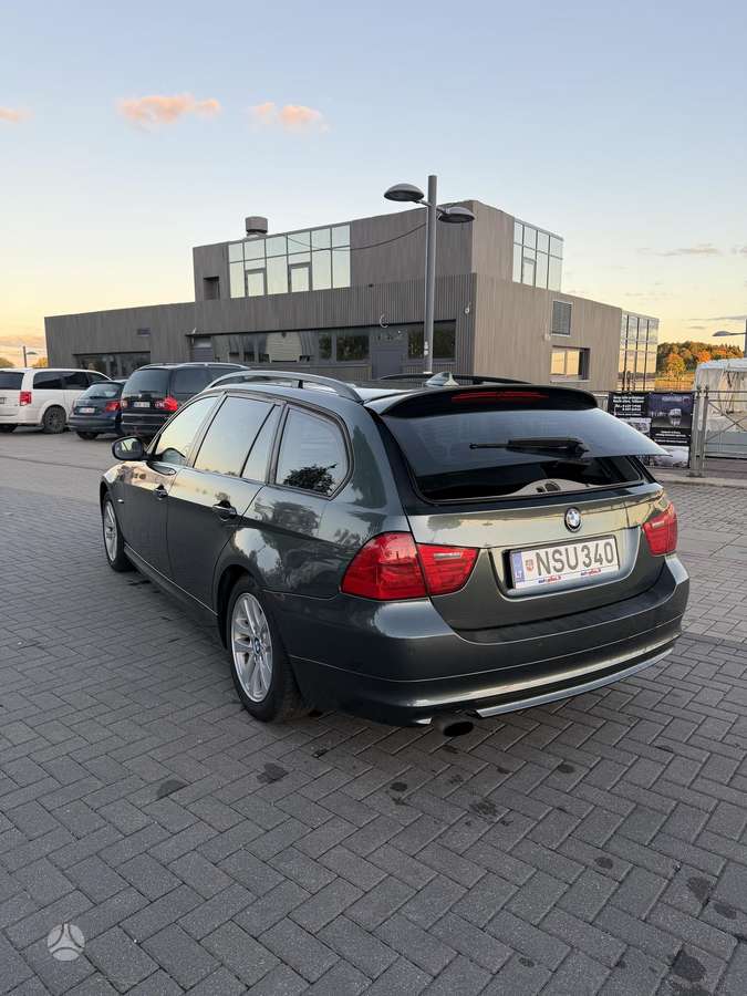 BMW 318, 2.0 l., universalas