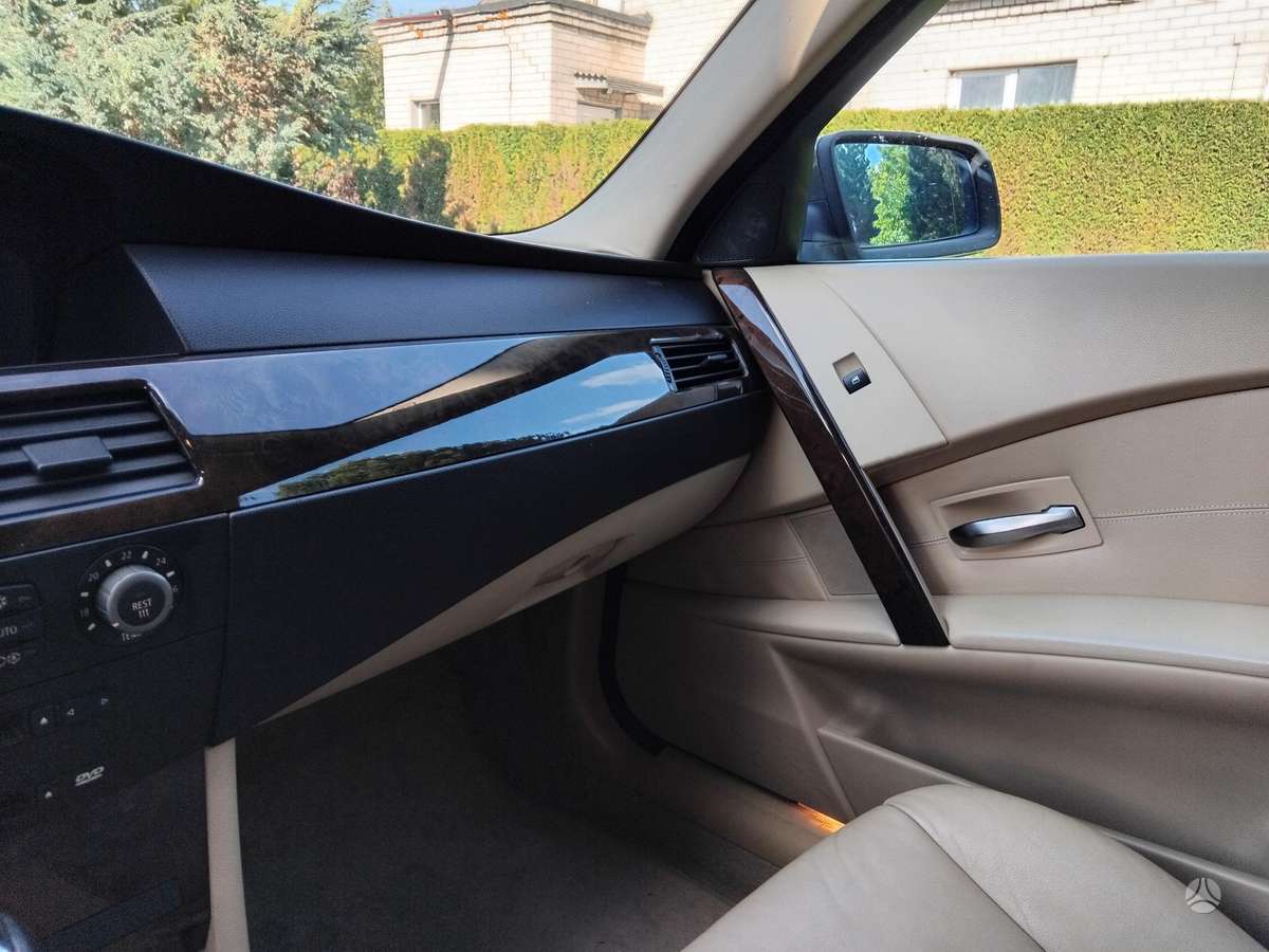 BMW 525, 2.5 l., Седан