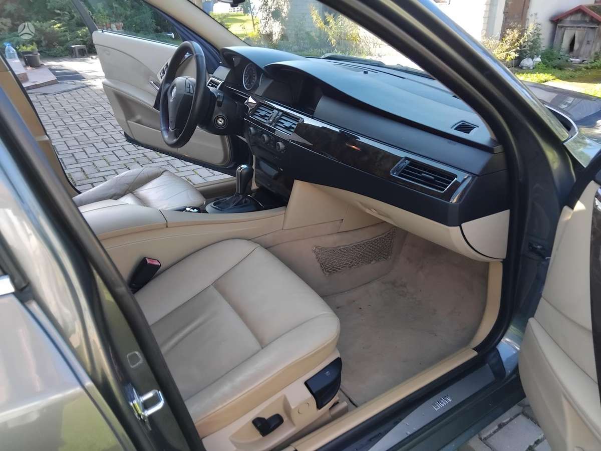 BMW 525, 2.5 l., Седан