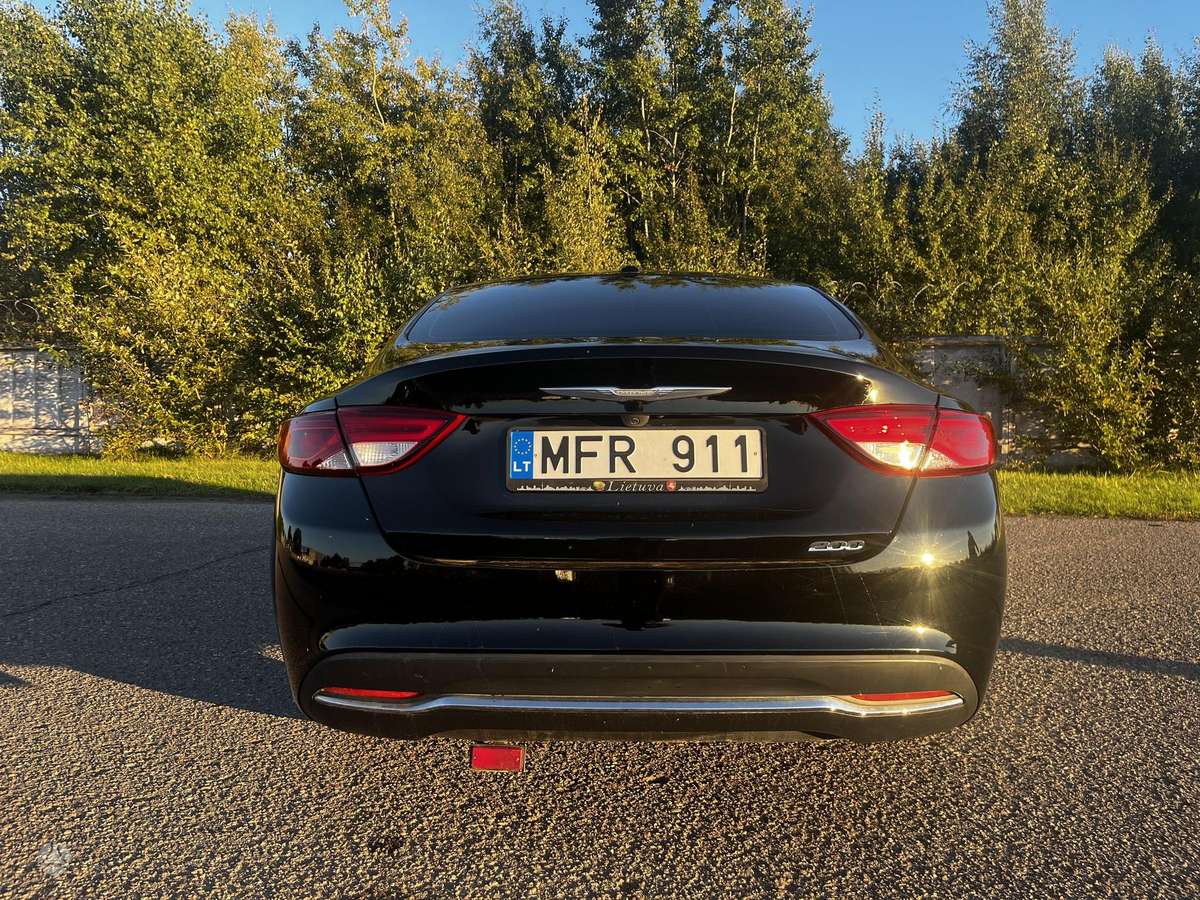 Chrysler 200, 2.4 l., Седан