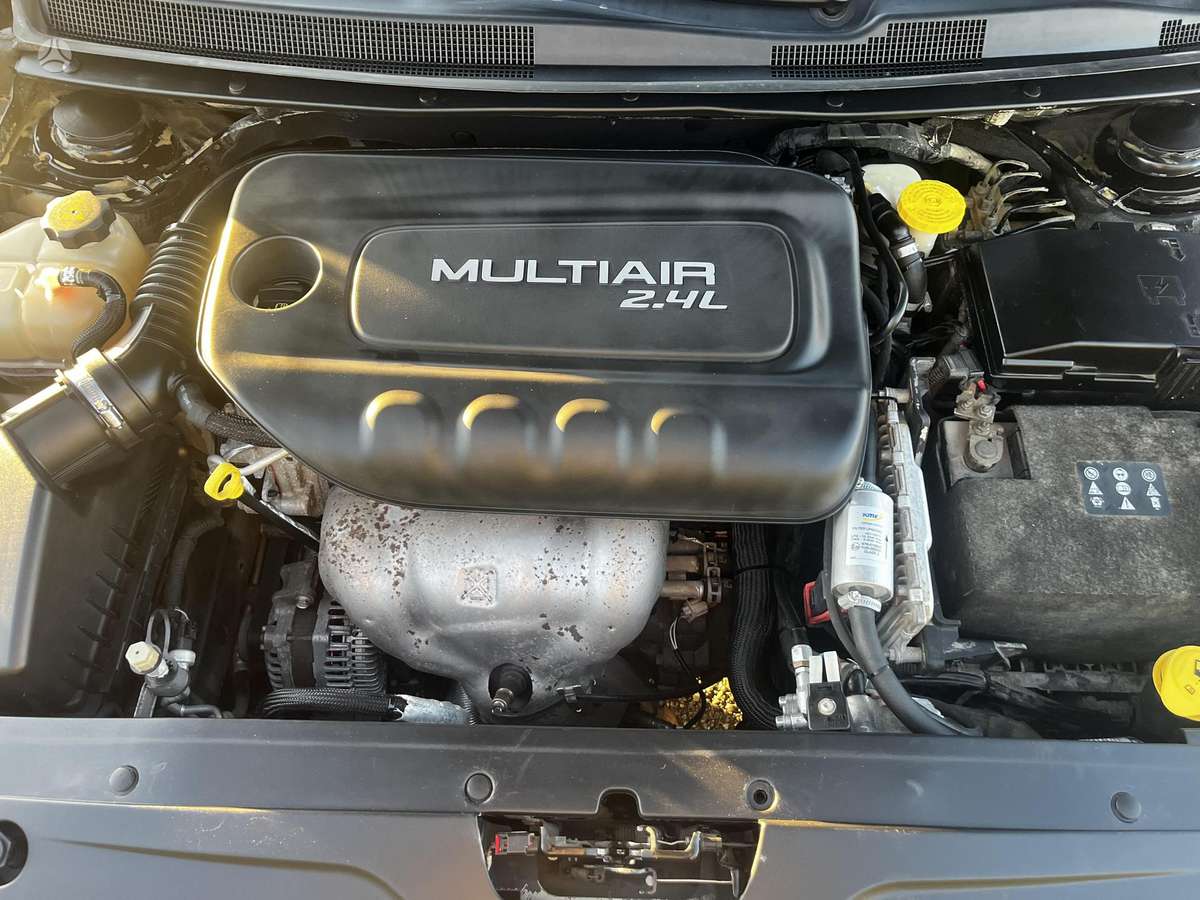 Chrysler 200, 2.4 l., Седан