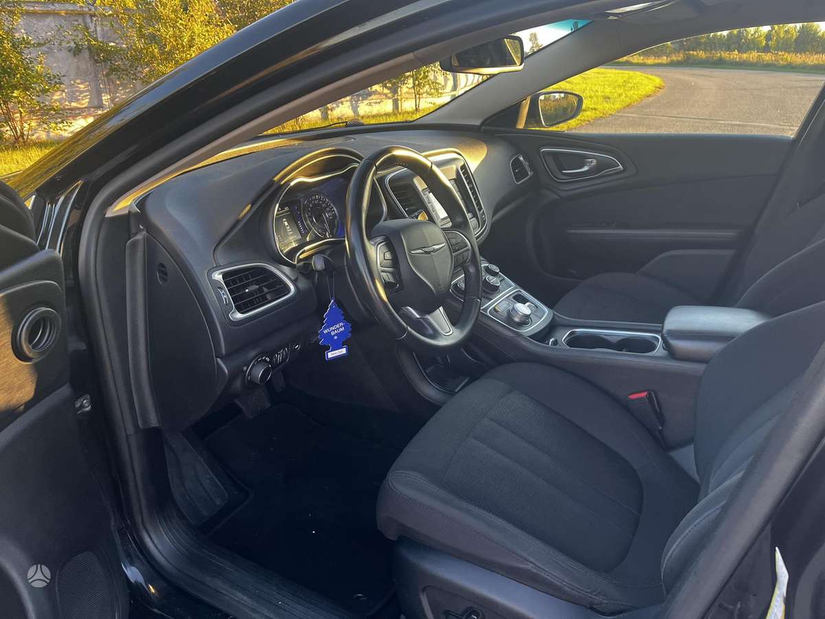 Chrysler 200, 2.4 l., Седан