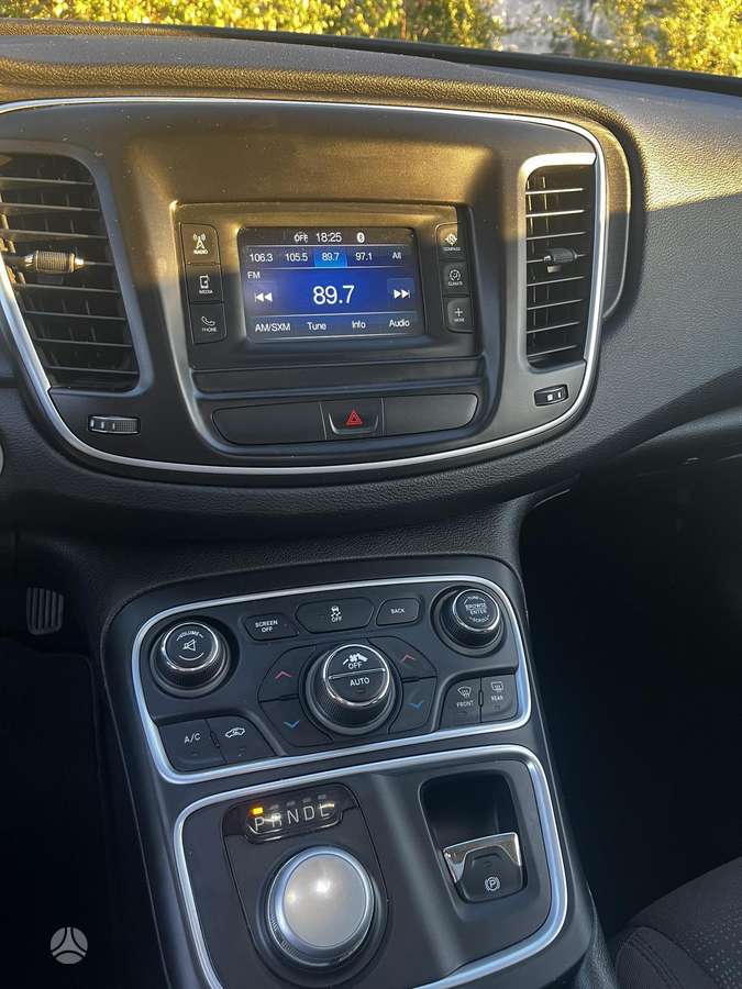 Chrysler 200, 2.4 l., Седан