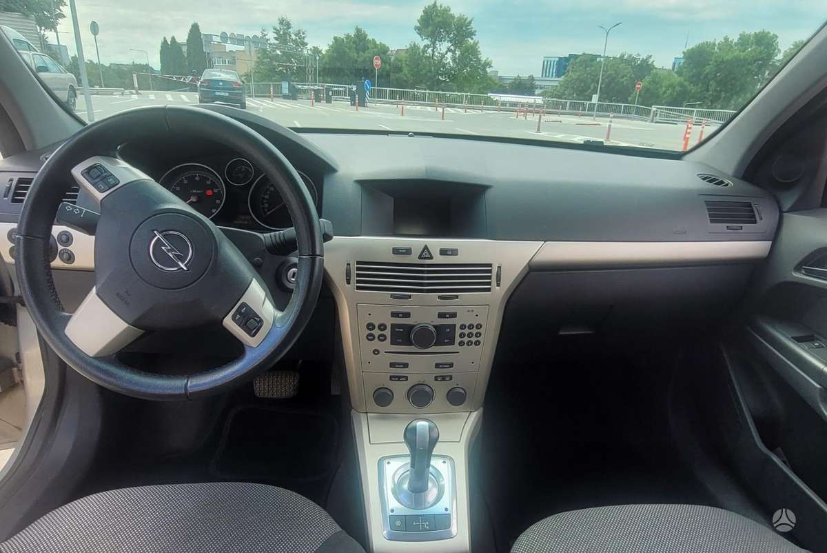 Opel Astra, 1.6 l., Хэтчбек