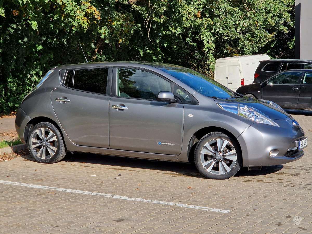 Nissan Leaf, 30 кВт·ч, Хэтчбек