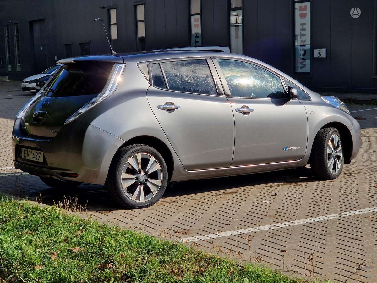 Nissan Leaf, 30 кВт·ч, Хэтчбек