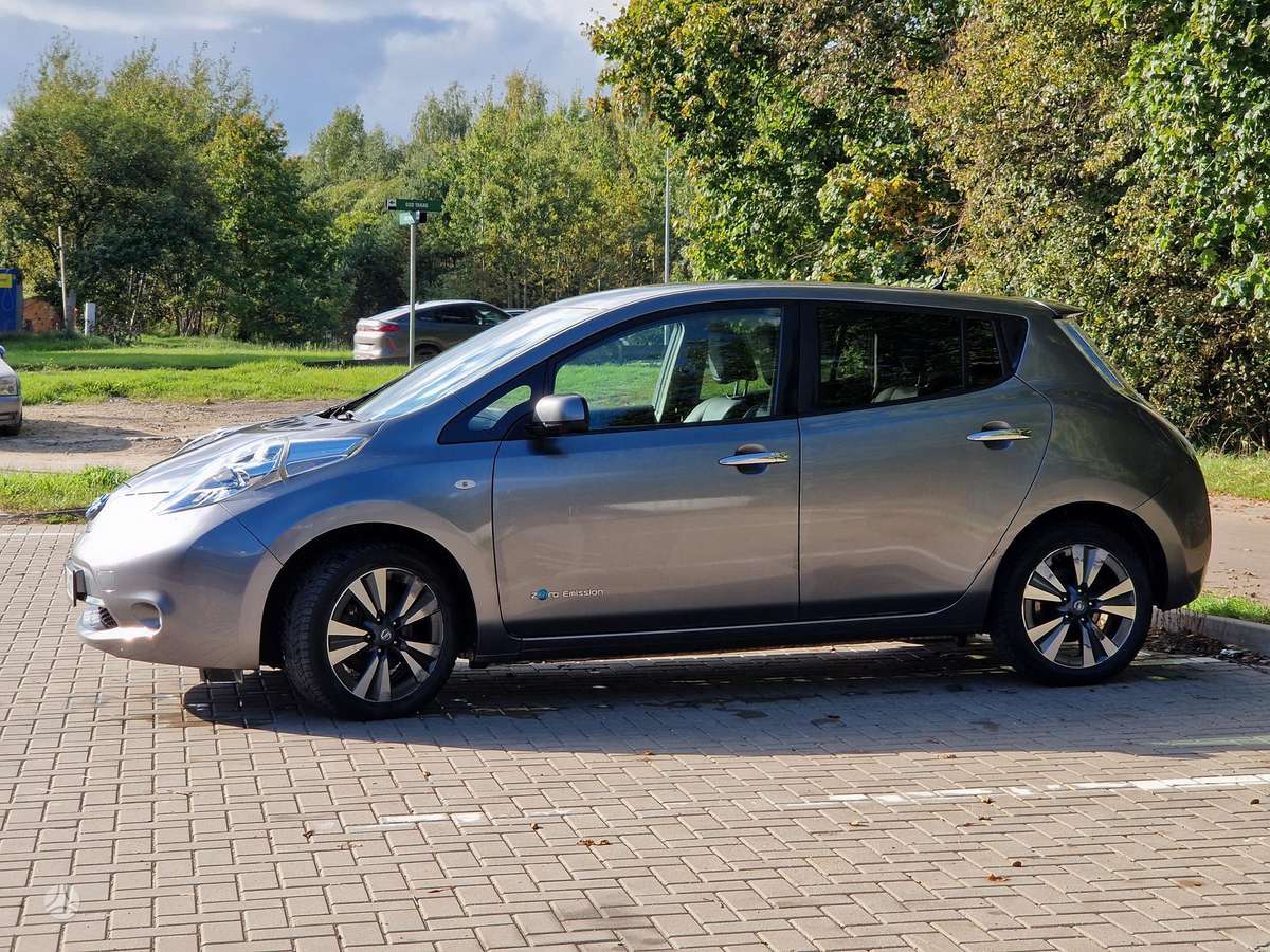 Nissan Leaf, 30 кВт·ч, Хэтчбек