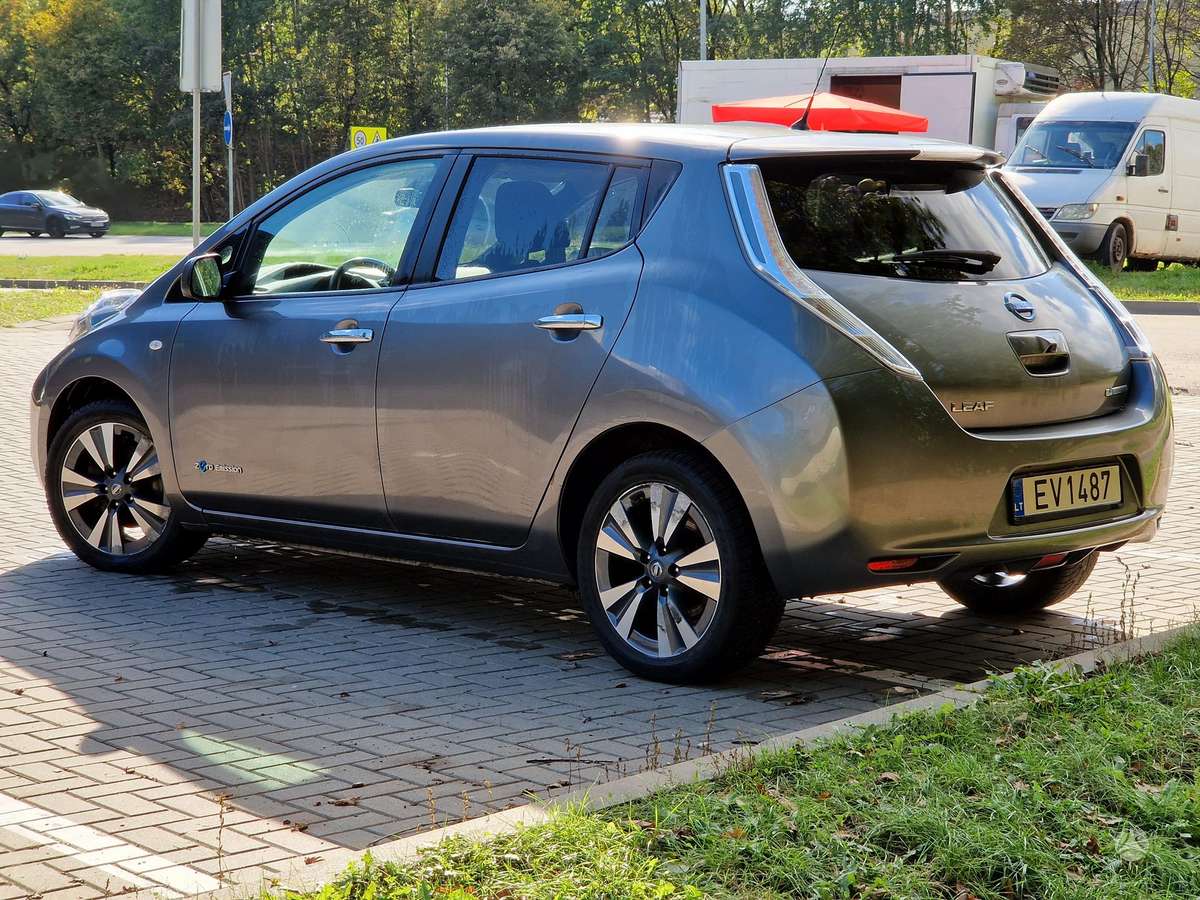 Nissan Leaf, 30 кВт·ч, Хэтчбек