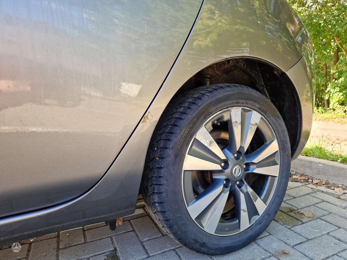 Nissan Leaf, 30 кВт·ч, Хэтчбек