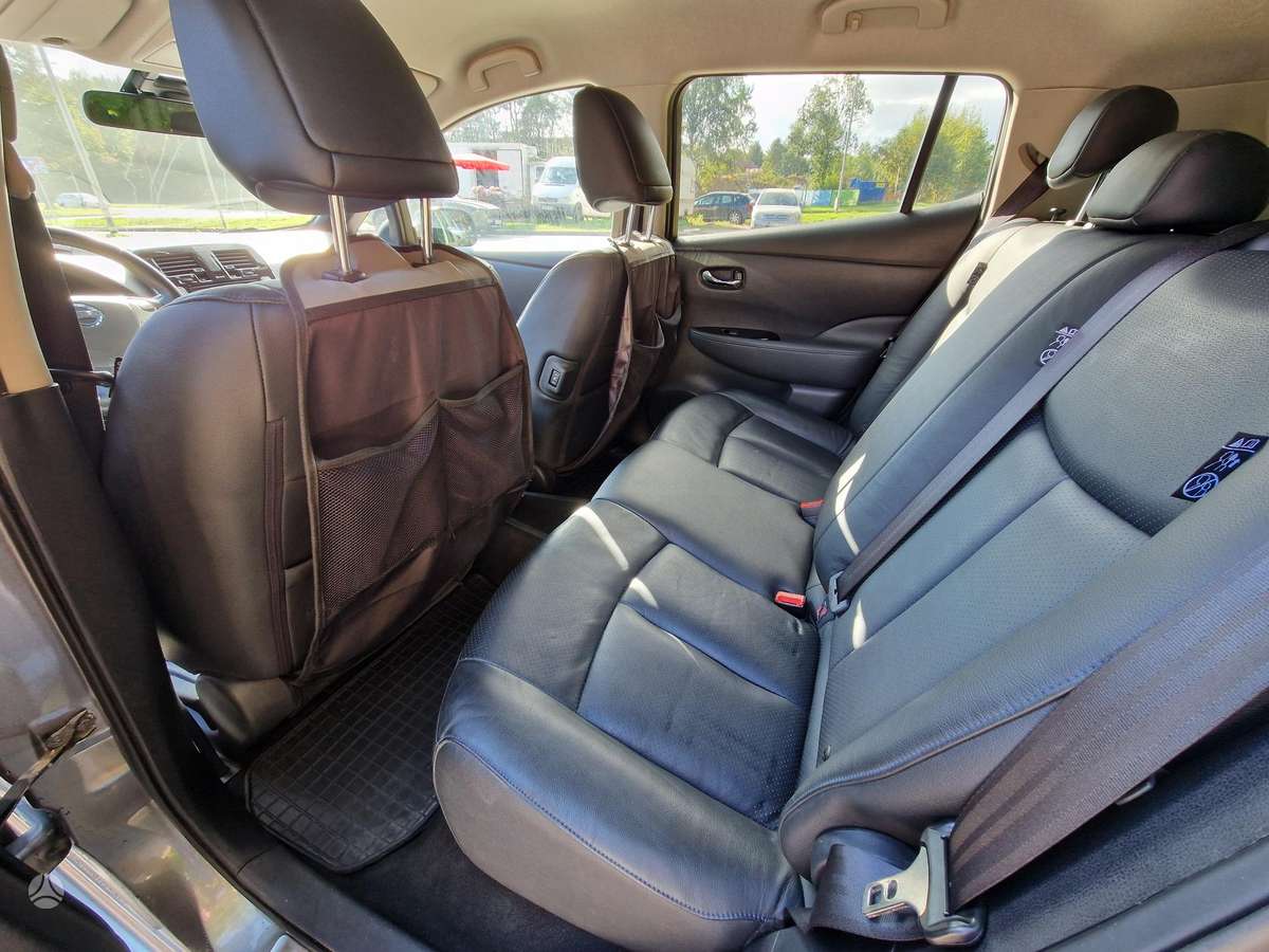 Nissan Leaf, 30 кВт·ч, Хэтчбек