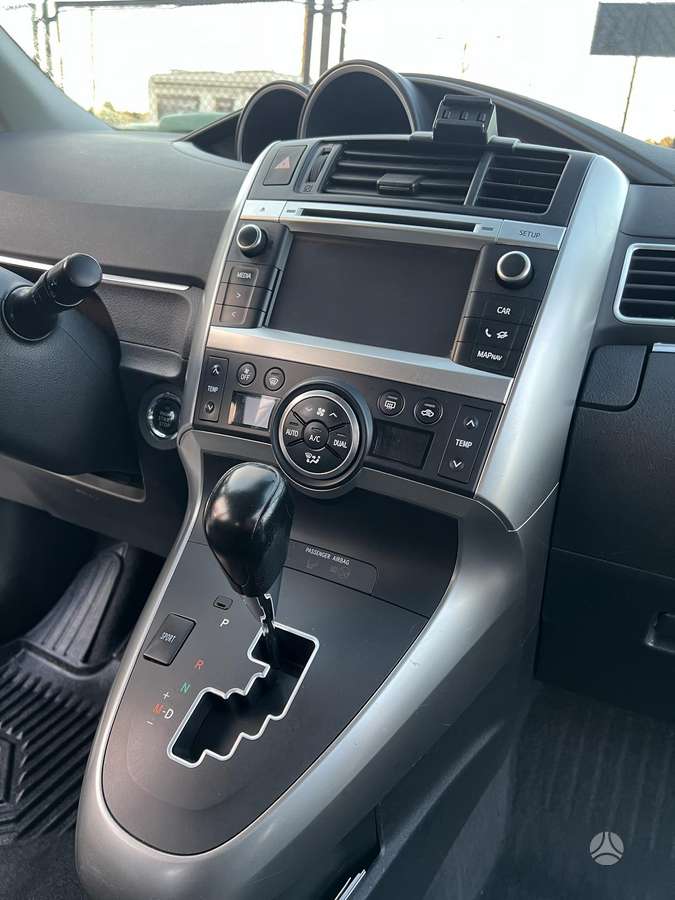 Toyota Verso 2014 — photo 45