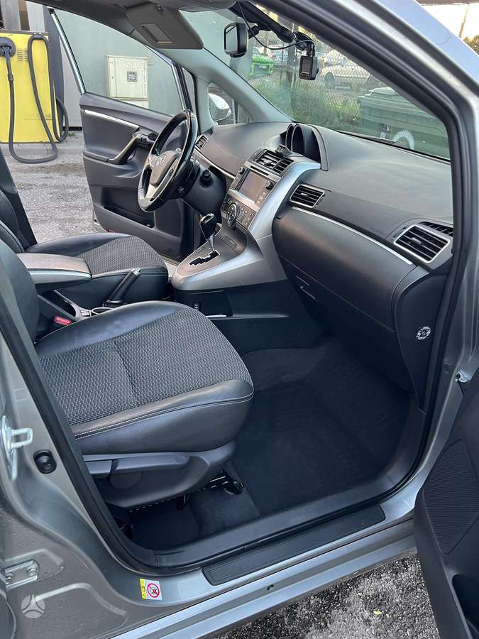 Toyota Verso 2014 — photo 49
