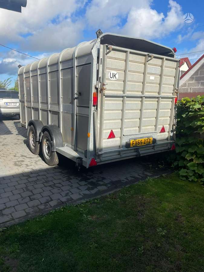 Ifor Williams, livestock